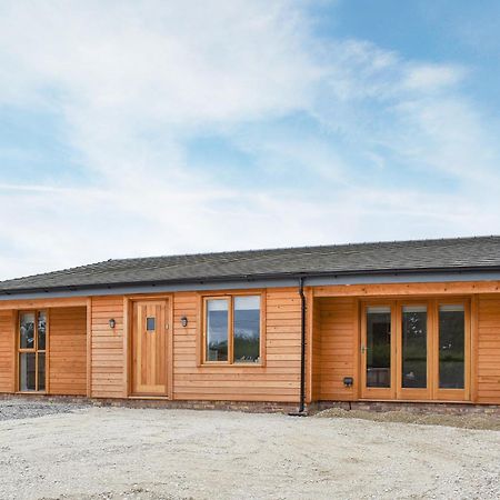 Redstones Cottage Greasby Bagian luar foto